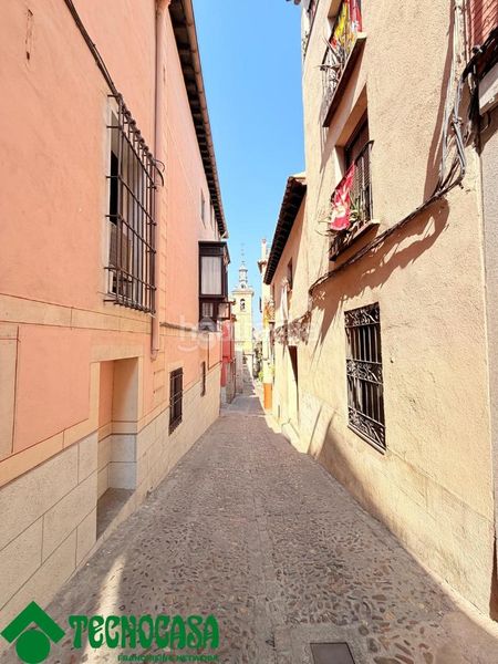 Foto df6a22a7-d7af-4ae0-b177-83ebbc16eb73. Casa aparellada a Casco Histórico Toledo
