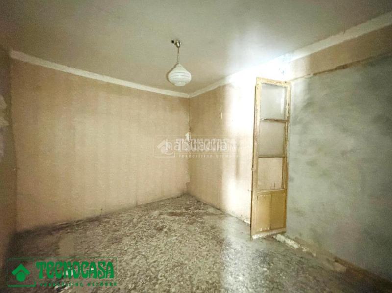 Foto 1fff8f11-4d5e-4f70-9e76-1b552abb7dd3. Casa aparellada a Casco Histórico Toledo