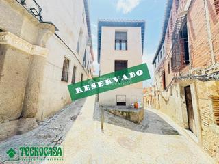 Casa aparellada a Casco Histórico. Casa en venta en toledo