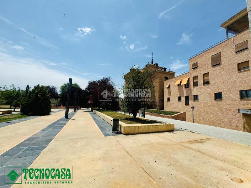 Foto dec1a0d4-f75f-4e98-a365-bf910ae847b8. Casa aparellada a Casco Histórico Toledo