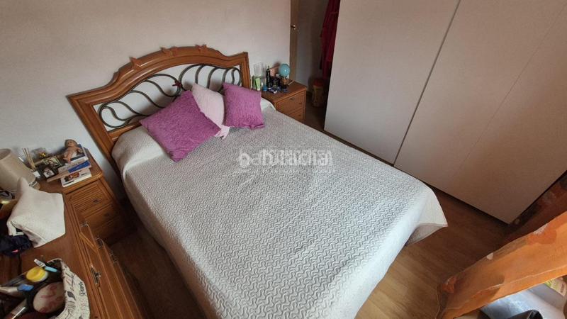 Foto ada97c45-9b10-49a8-9d96-975ea1f83329. Piso  en venta en Los Rosales Madrid