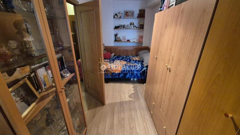 Foto 5147ae0a-32b6-4f18-bb7f-a8cc11a22815. Piso  en venta en Los Rosales Madrid