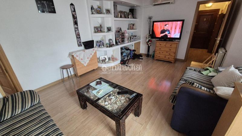 Foto 6cbd1f7d-1704-4c62-a072-2be69d16776f. Piso  en venta en Los Rosales Madrid