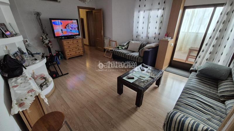 Foto 82d939e9-5bb9-4e25-b52d-db56c3d5ca69. Piso  en venta en Los Rosales Madrid