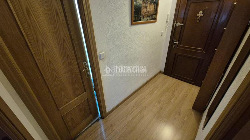 Foto daca69b6-04c7-4044-9219-55b2e4d7c491. Piso  en venta en Los Rosales Madrid