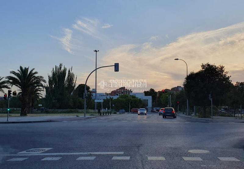 Foto b3d6c76c-ae03-49c1-8cc2-ee6bd29c2a67. Residential plot in Los Rosales Madrid