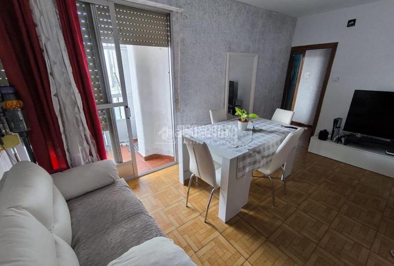 Foto 425fd9a1-1b5c-43e7-83d2-fbb0c572cbd4. Piso  en venta en Los Rosales Madrid