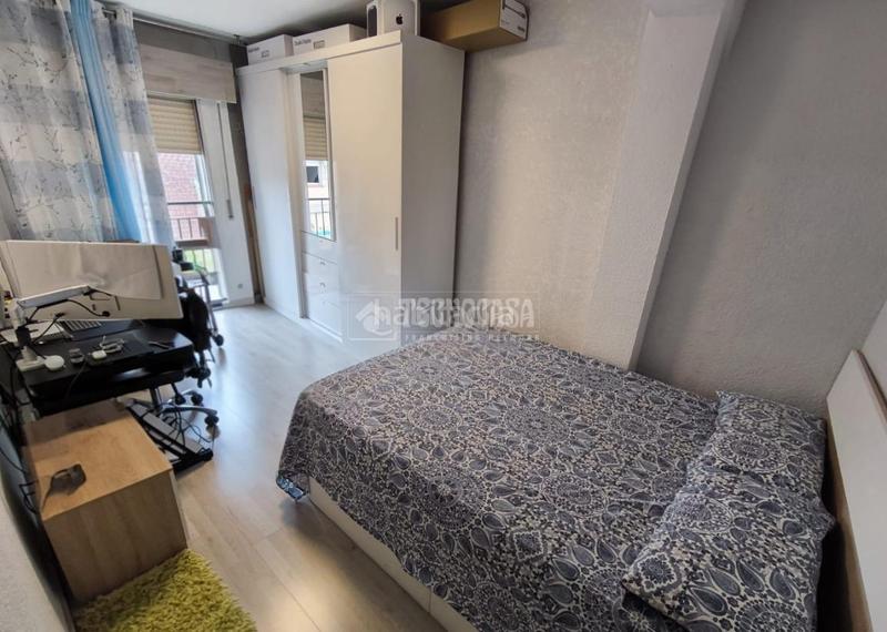 Foto a173a072-a8ed-498a-95c2-f4991adb699d. Piso  en venta en Los Rosales Madrid