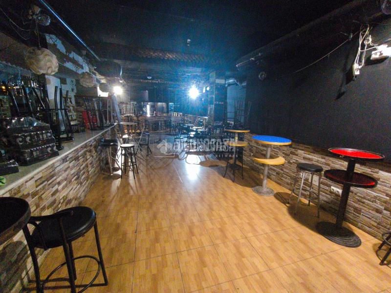 Foto d2c50a75-8def-43ea-a2a2-b414a1f07a6c. Local comercial  en venta en Los Rosales Madrid