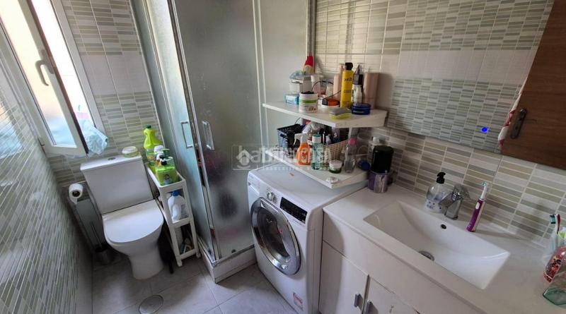 Foto ef9c5b42-5c1f-4cd7-89e2-efeb24253394. Piso  en venta en Los Rosales Madrid