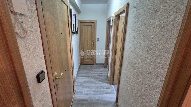 Foto 6b6f8ba3-5523-428d-9ea9-e67db31cd828. Pis a Los Rosales Madrid
