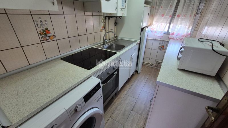 Foto c909f439-a28f-4bed-a7a8-c8841074e3d5. Pis amb calefacció a Los Rosales Madrid