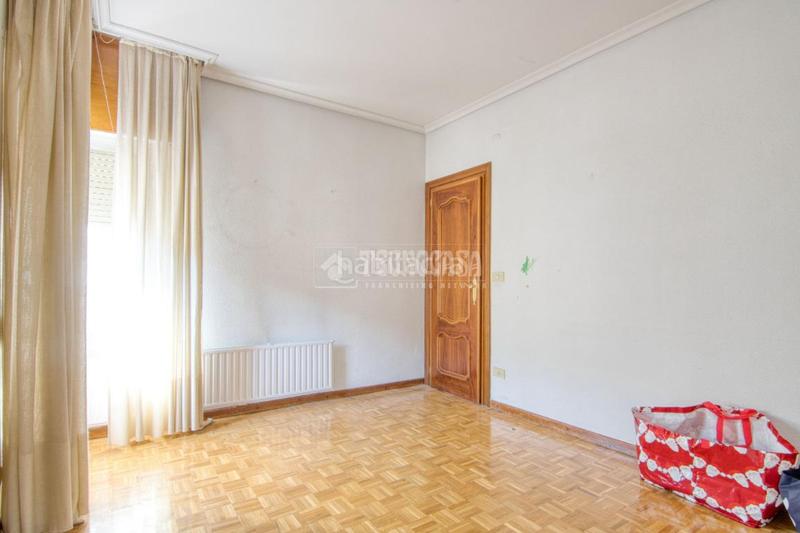 Foto 785d6ad5-d23b-4ce5-a0a2-c3a5b3521fa3. Piso  en venta en Huerta del Rey Valladolid