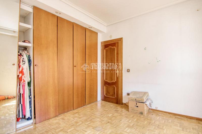 Foto 904184c0-bb27-42e9-bc5b-b43e4a80907b. Piso  en venta en Huerta del Rey Valladolid