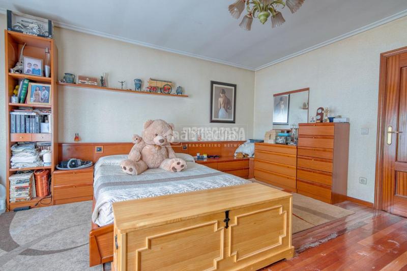 Foto 30174824-98db-449e-98d0-da0baedff195. Doppelhaus mit heizung parking pool in Girón Valladolid