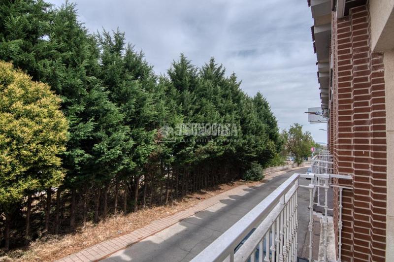 Foto 5b000743-6c14-4d53-9af2-5da67b177fb0. Doppelhaus mit heizung parking pool in Girón Valladolid