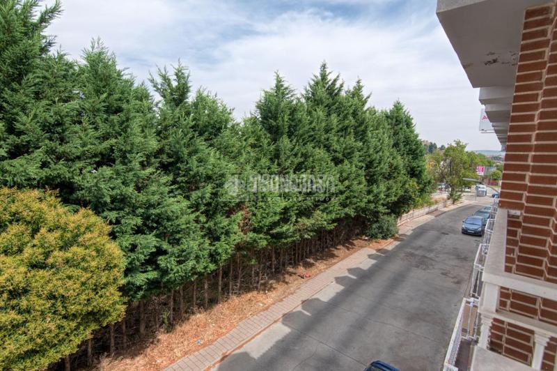 Foto 8196a9d2-30cb-4cad-88e0-03ca59b530d9. Doppelhaus mit heizung parking pool in Girón Valladolid