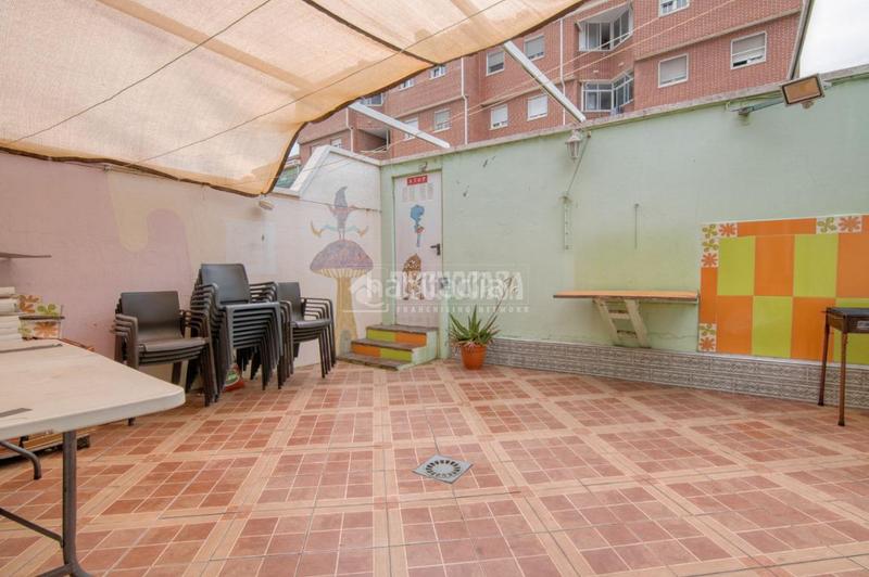 Foto ac1a9a2f-d9e8-4faf-8196-8c18c732e908. Doppelhaus mit heizung parking pool in Girón Valladolid