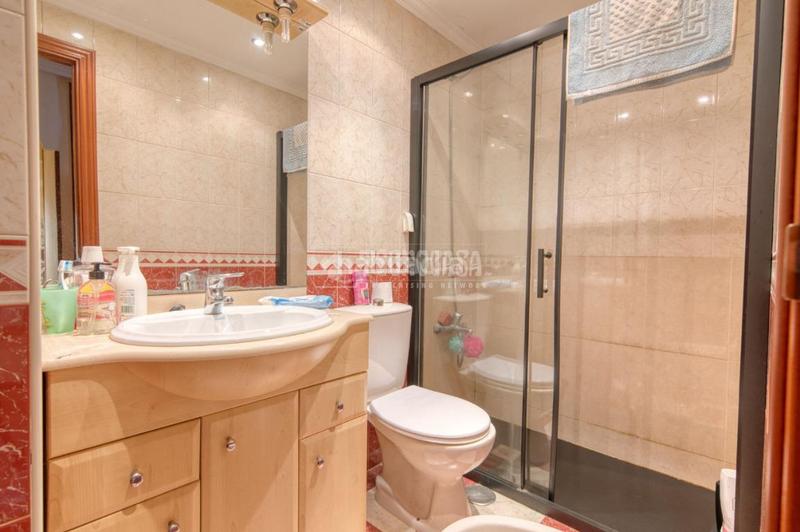 Foto c3035a24-32d0-4004-b2fe-7443679118d3. Doppelhaus mit heizung parking pool in Girón Valladolid