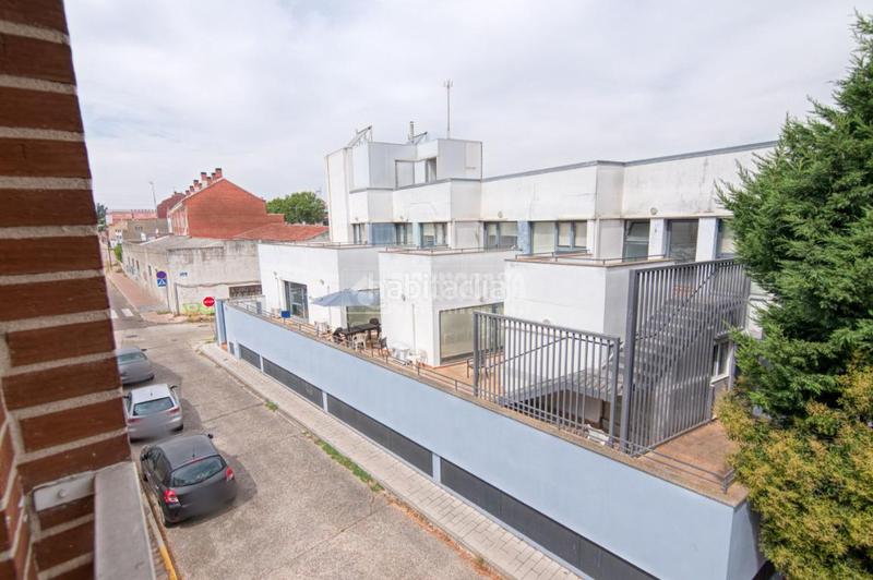 Foto dcb13226-c170-4c3b-a23b-2a2d19124565. Doppelhaus mit heizung parking pool in Girón Valladolid