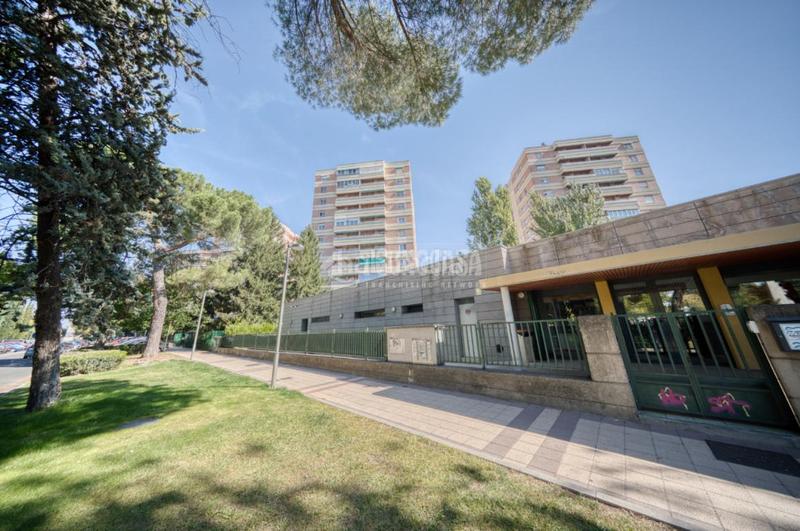 Foto 0a9047e5-191e-4e5f-b883-5b32edf495fd. Pis amb calefacció aparcament a Huerta del Rey Valladolid