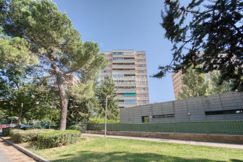 Foto 5406080f-1599-4cfc-ac74-8112adc9c49d. Pis amb calefacció aparcament a Huerta del Rey Valladolid