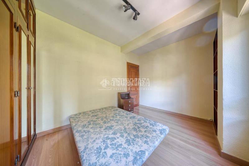 Foto 8bec623a-025e-4f6e-8192-33ae011ef382. Pis amb calefacció aparcament a Huerta del Rey Valladolid