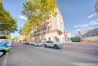 Location Parking voiture à Villa de Prado. Boxplaza de garaje en alquiler en valladolid