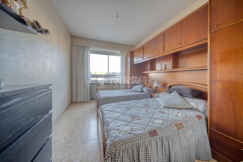 Foto 23c9844a-cd0b-46cd-aaba-02aa823a760e. Pis amb calefacció aparcament a Huerta del Rey Valladolid