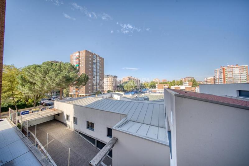 Foto 3fde80b2-7c07-4dcd-abc0-5a9843e2a4ff. Pis amb calefacció aparcament a Huerta del Rey Valladolid