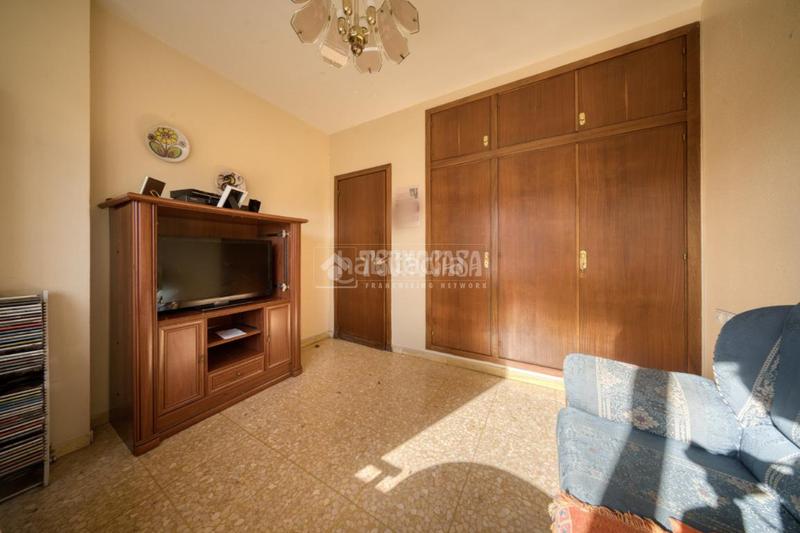 Foto 53b70004-4064-47f2-91c8-20de86826440. Pis amb calefacció aparcament a Huerta del Rey Valladolid