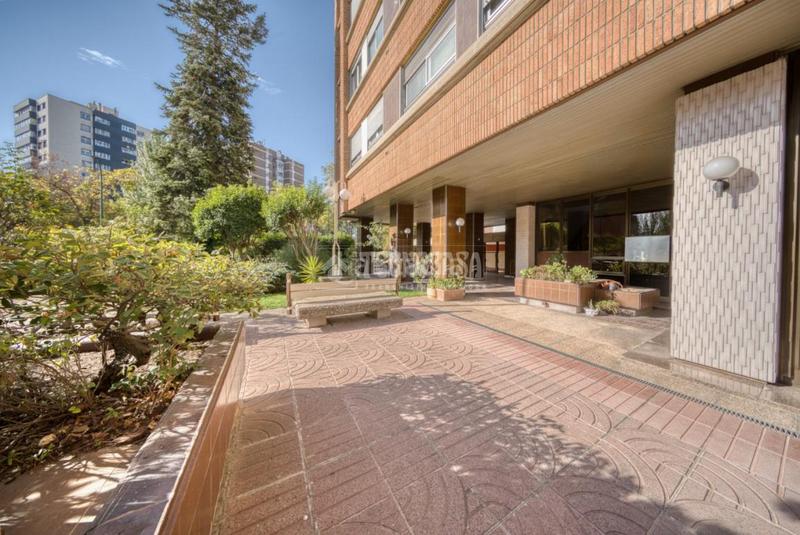 Foto 698493b7-bf02-4401-9741-385c4bdd6451. Pis amb calefacció aparcament a Huerta del Rey Valladolid