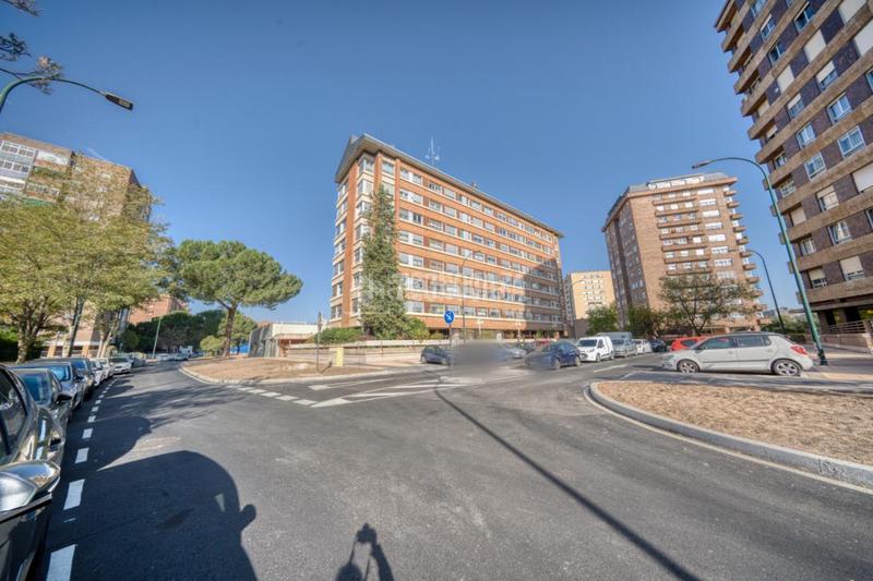 Foto 7706c98d-5539-47eb-a1c7-870245fe696f. Pis amb calefacció aparcament a Huerta del Rey Valladolid