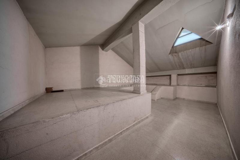 Foto f5a3a91d-1ec1-434f-aeb9-3c740167b497. Pis amb calefacció aparcament a Huerta del Rey Valladolid