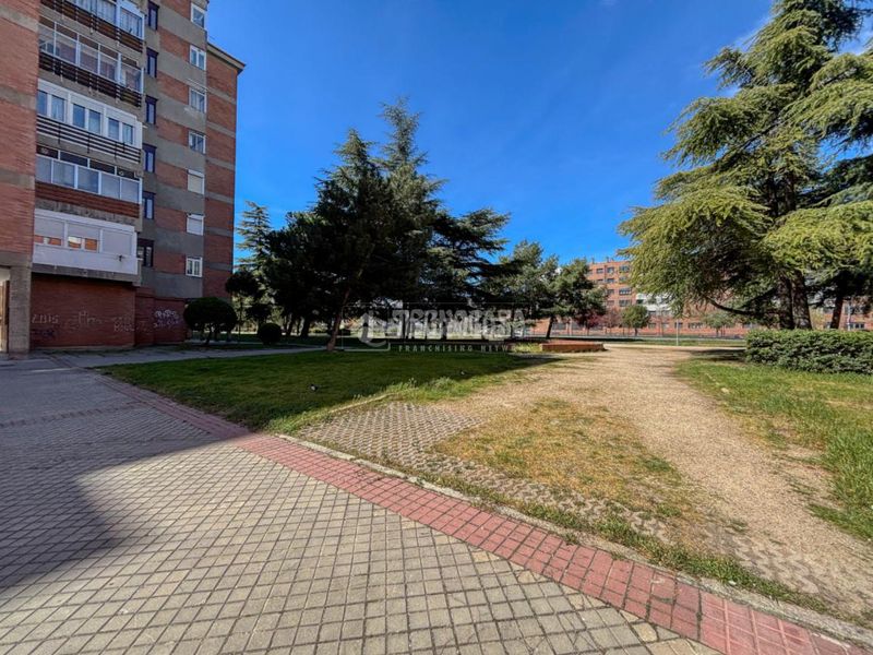 Foto bb005000-ad11-47e7-b1cf-97fb5f4ec7e9. Pis amb calefacció a Huerta del Rey Valladolid
