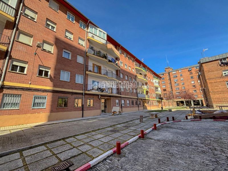 Foto cf96d961-9a00-4b42-bb53-13b0225f8eff. Pis amb calefacció a Huerta del Rey Valladolid