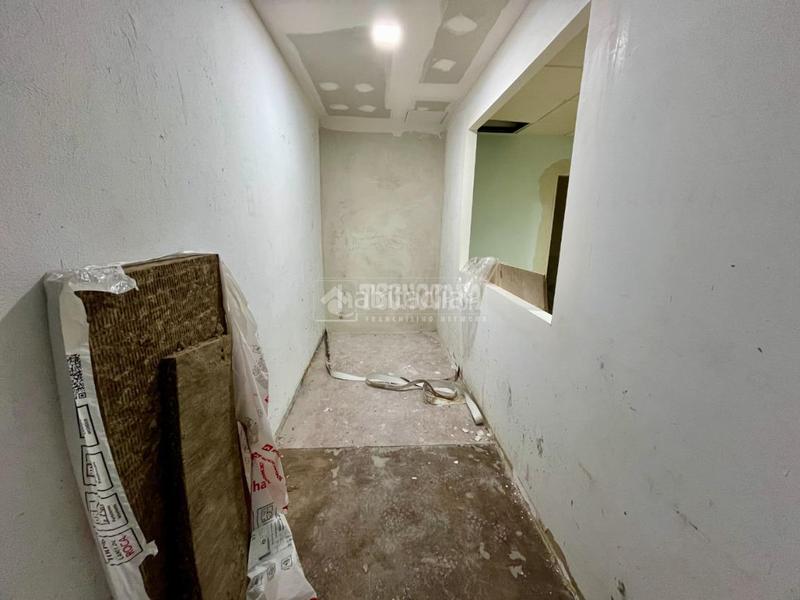 Foto 44efae91-98ef-4085-8497-5e8fa92d4f80. Local comercial  en venta en Huerta del Rey Valladolid