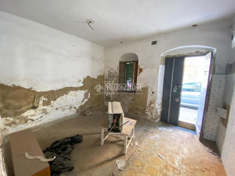 Foto 3bf15d65-6a1e-4f5b-b9d9-0d950364c787. Casa aparellada a El Arenal - La Pólvora Dos Hermanas