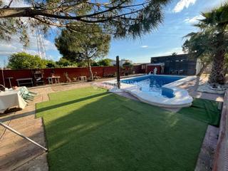 Bauernhof in Oromana. Casa rural en venta en dos hermanas