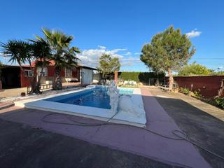 Masia a Oromana. Casa rural en venta en dos hermanas