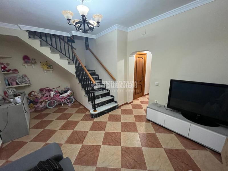 Foto b00c35f2-c688-4259-a887-c673dd1b5012. Casa pareada casa en venta en Vista Azul - Consolación Dos Hermanas