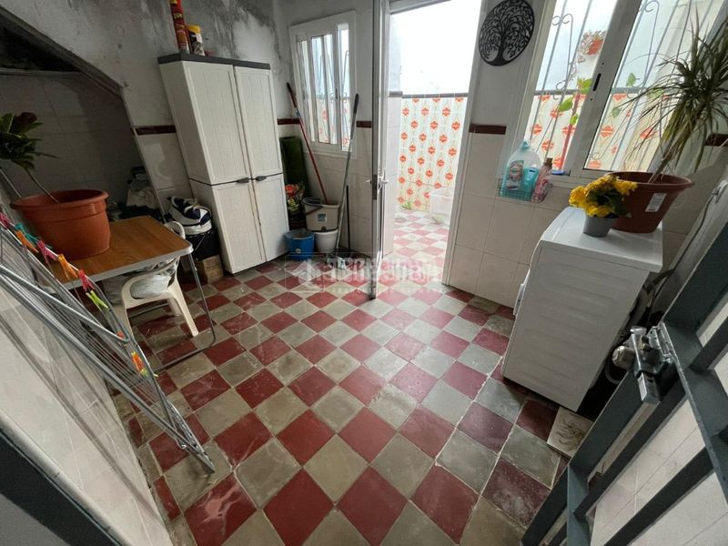 Foto 5a1a3ec1-73c1-4714-85b9-c8df57ac150c. Casa aparellada a Centro - Doña Mercedes Dos Hermanas