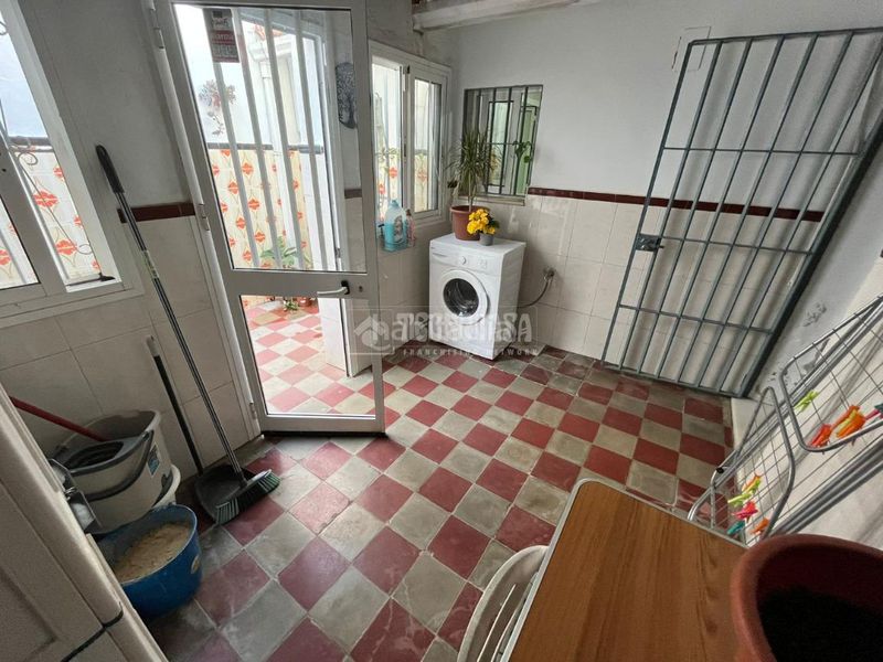 Foto b0890b97-0723-49dd-a180-35ed474be297. Casa aparellada a Centro - Doña Mercedes Dos Hermanas