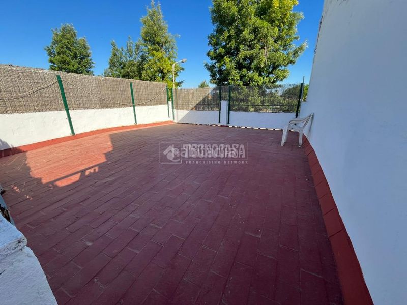 Foto e6e65fe4-6578-463a-8099-0f614d6783c2. Casa aparellada a Centro - Doña Mercedes Dos Hermanas