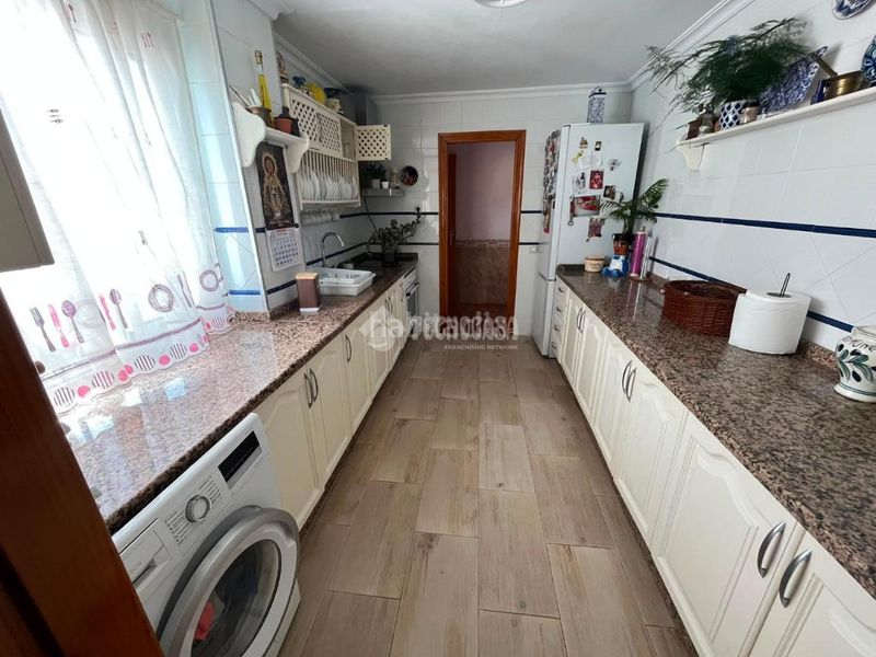 Foto 2640b98e-a9d4-4ba1-baf0-d387a34f2fd6. Casa amb calefacció aparcament a Centro - Doña Mercedes Dos Hermanas
