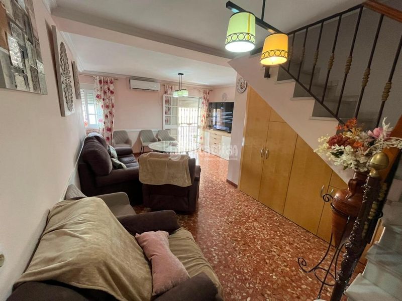 Foto a0330a04-6464-4cf9-8673-9d4da4e36ce7. Casa amb calefacció aparcament a Centro - Doña Mercedes Dos Hermanas