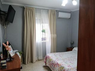Maison jumelée à Centro - Doña Mercedes. Casa en venta en dos hermanas