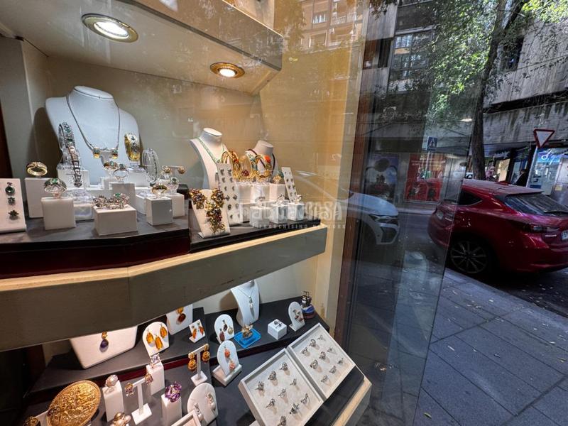 Foto 4ad189ec-86fe-4714-b370-ce3659eb61f5. Local comercial a Goya Madrid