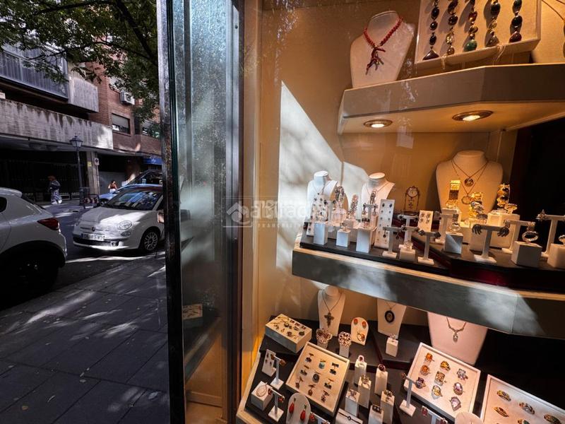 Foto bbfa9624-bfed-45df-9d14-5389055f987a. Local comercial a Goya Madrid
