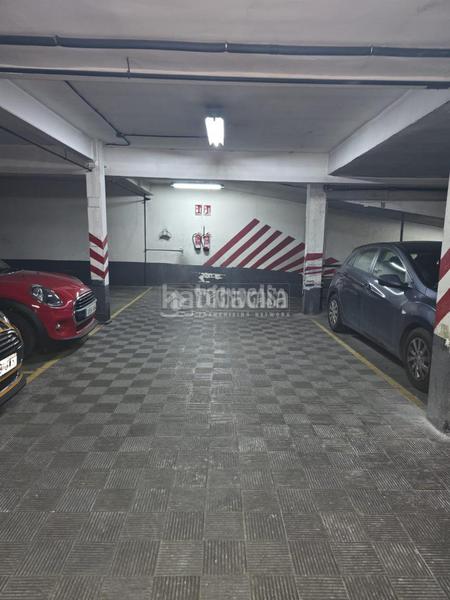 Foto 5bed8b54-df79-4bc5-9b18-39aedb544881. Parking coche boxplaza de garaje en venta en Fuente del Berro Madrid